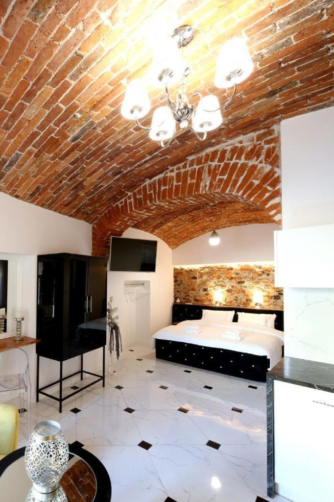 Aparthotel Zakatna B&B Tarnów Exteriör bild