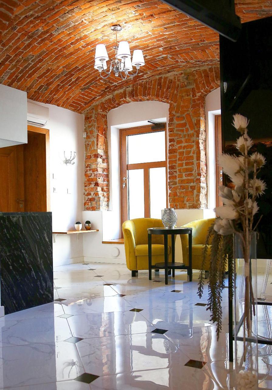 Aparthotel Zakatna B&B Tarnów Exteriör bild