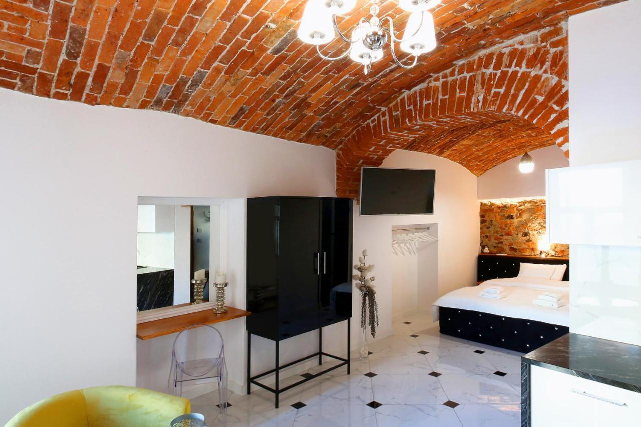 Aparthotel Zakatna B&B Tarnów Exteriör bild